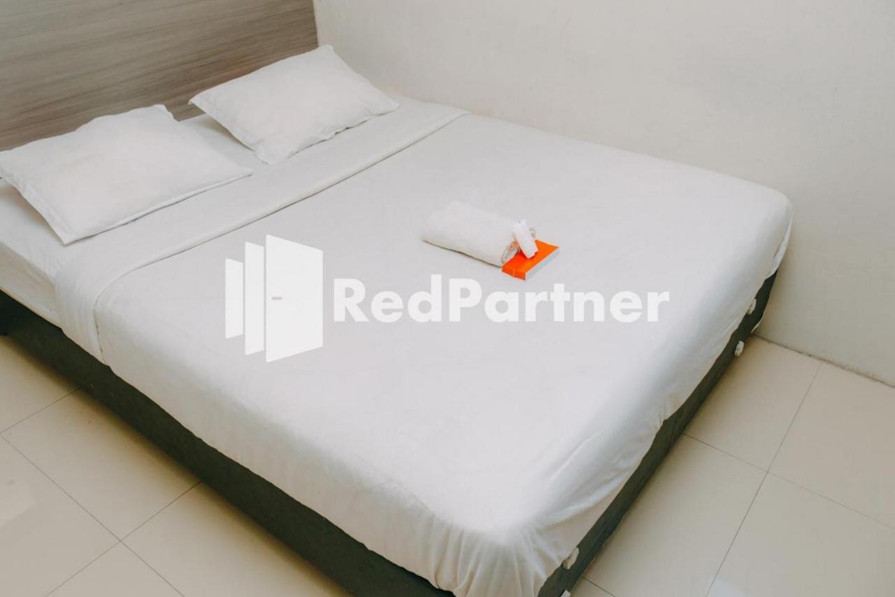 We Stay Residence Redpartner Сурабая Экстерьер фото