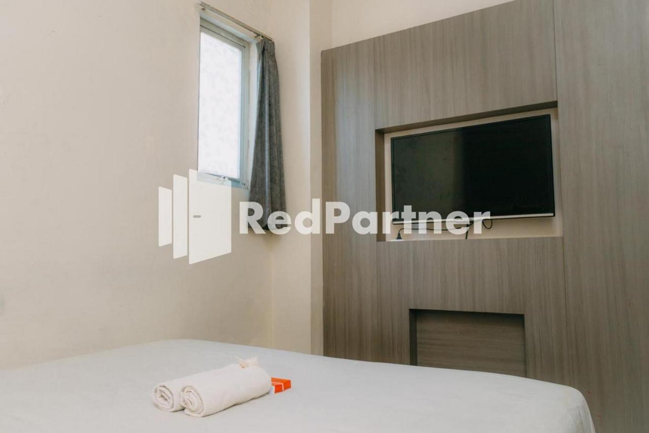 We Stay Residence Redpartner Сурабая Экстерьер фото